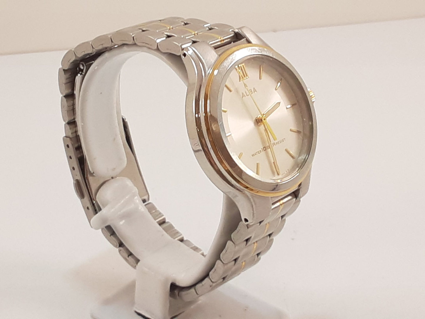 セイコー SEIKO アルバ ALBA ユニセックス ボーイズ 腕時計 V501-0DY0 ラウンド シルバー ゴールド SS GP ブレス アナログ クオーツ QZ ウォッチ メンズ レディース 【中古】【送料無料】 ht5540