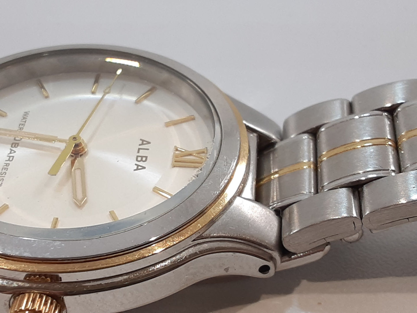 セイコー SEIKO アルバ ALBA ユニセックス ボーイズ 腕時計 V501-0DY0 ラウンド シルバー ゴールド SS GP ブレス アナログ クオーツ QZ ウォッチ メンズ レディース 【中古】【送料無料】 ht5540