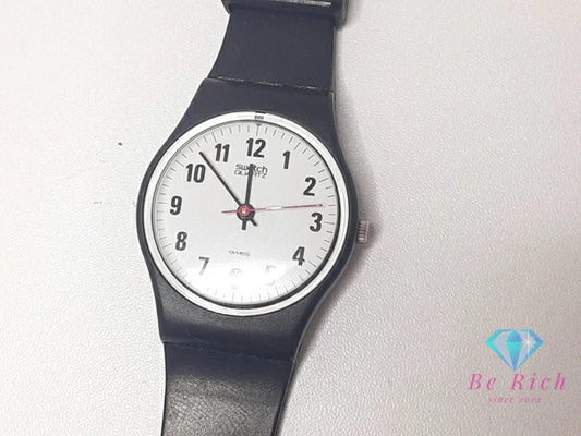 スウォッチ Swatch レディース 腕時計 白 ホワイト 黒 ブラック プラスチック SS 樹脂 ブレス アナログ クォーツ QZ ウォッチ 【中古】【送料無料】 ht6174