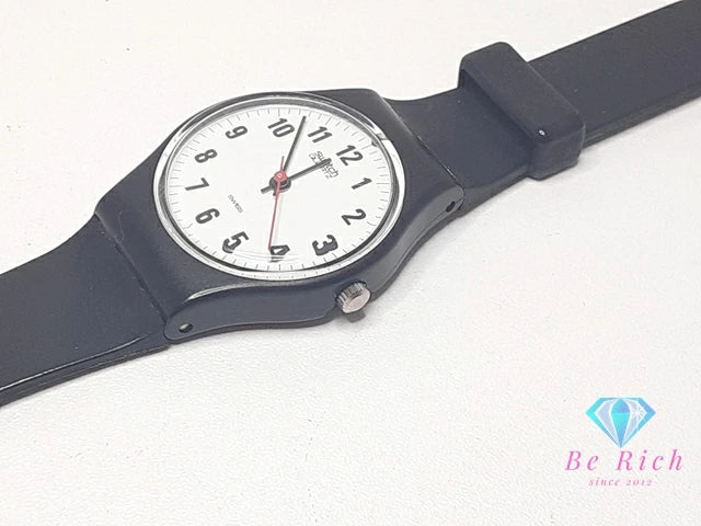 スウォッチ Swatch レディース 腕時計 白 ホワイト 黒 ブラック プラスチック SS 樹脂 ブレス アナログ クォーツ QZ ウォッチ 【中古】【送料無料】 ht6174
