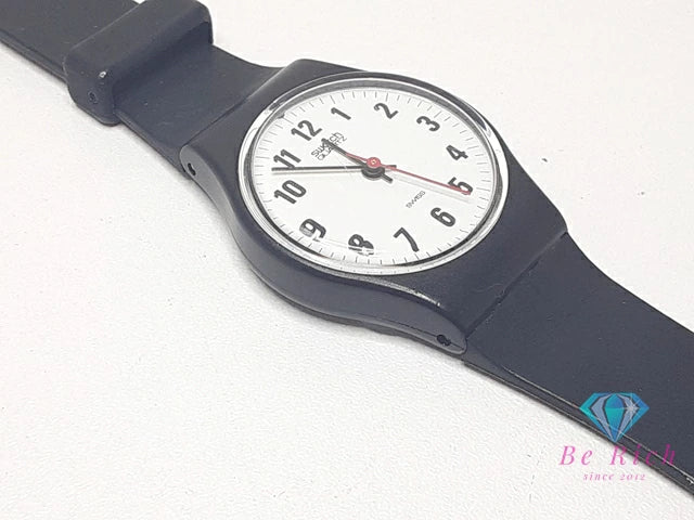 スウォッチ Swatch レディース 腕時計 白 ホワイト 黒 ブラック プラスチック SS 樹脂 ブレス アナログ クォーツ QZ ウォッチ 【中古】【送料無料】 ht6174