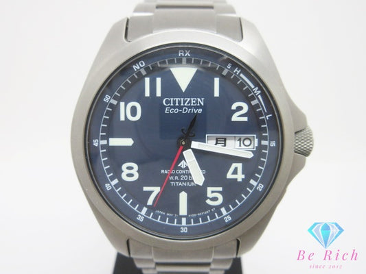 美品 シチズン CITIZEN プロマスター ランド エコ ドライブ 電波時計 AT6080-53L メンズ 腕時計 デイデイト 紺 ネイビー シルバー チタン ソーラー アナログ クォーツ QZ ウォッチ PROMASTER LAND Eco-Drive 【中古】【送料無料】 ht6779