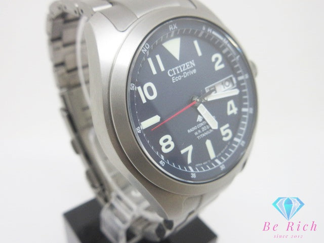 美品 シチズン CITIZEN プロマスター ランド エコ ドライブ 電波時計 AT6080-53L メンズ 腕時計 デイデイト 紺 ネイビー シルバー チタン ソーラー アナログ クォーツ QZ ウォッチ PROMASTER LAND Eco-Drive 【中古】【送料無料】 ht6779